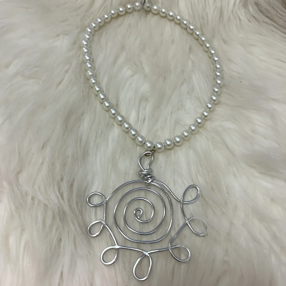 Silver Hand Design Pendant Stretchy Faux Pearl One of a Kind Necklacr